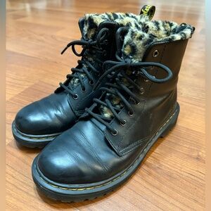 Dr. Martens Black Leather Boots with Leopard Print fleece lined Interior